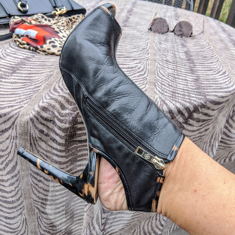 SOLD Ann Taylor peep toes, black/tortoiseshell - Picture 5 of 13